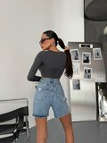 Kadın Yıpratmalı Klasik Kesim Comfort Tasarım Pamuklu Denim Şort