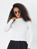 Beyaz Yarım Balıkçı Yaka Baby Overlok Bitiş Detaylı Fitilli Uzun Kollu Kadın Bluz- 2461