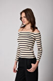 Bej Siyah Kadın Çizgi Detaylı Kayık Yaka Fit Kesim Uzun Kollu Bluz - 2469
