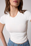 Kadın T-Shirt Likralı Slim Fit Kısa Kol Bisiklet Yaka Beyaz Basic - 2503
