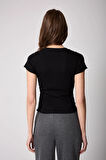 Kadın T-Shirt Siyah Fitilli Slim Fit Kısa Kol Baby Overlok Detaylı Basic - 2511