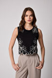 Kadın Siyah Nakış Detaylı Lazer Kesim İşlemeli Tasarım Bluz - 2513