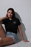 Siyah Omzu Nakışlı Bisiklet Yaka Kısa Kollu Kadın T-shirt- 2419