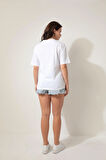 Beyaz Önü Leylek Nakışlı Bisiklet Yaka Oversize Kısa Kollu Kadın T-shirt- 2421