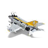 SWS 48-09 1/48 Ölçek, F-4J Phantom II (Navy) Savaş Uçağı, Plastik Model Kiti