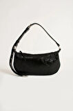 Omuz çantası siyah baget zımbalı çanta trendyestute