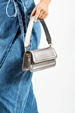 Kadın Çapraz Askılı Ve Elden Tutmalı Çanta