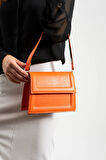 Kadın Çapraz Asmalı Ve  Elden Tutmalı Çanta