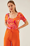 Kadın Turuncu Krema Desen U Yaka Kısa Kol Viskon Bluz