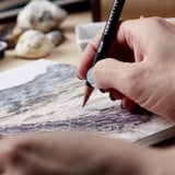 Derwent Tınted Charcoal Renkli Füzen Kalem - 12 Renk Metal Kutulu