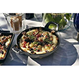 Staub 1301623 İstiflenebilir Fırın Tenceresi, Yuvarlak 16 Cm, 0,4 L, Pişirme Kabı İçinde Mat Siyah E