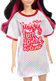 Barbie Büyüleyici Parti Bebekleri (Fashionistas) - Beyaz Tişört Elbiseli Bebek, Oyuncak