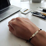 Vatan sevgisini temsil eden Siyah Örgülü Dikdörtgen Motifli 14 Ayar Altın Plakalı Türkiye Bilekliği