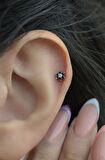 Gümüş Renkli Siyah Çiçekli Helix Piercing Kıkırdak Lob
