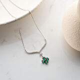 Vaoov 925 Ayar Gümüş Yeşil Taşlı Sallantılı Yonca Kolye