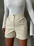 Beli lastikli çıtçıtlı deri şort krem w241007
