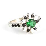 925 Ayar Gümüş Sentetik Zümrüt Taşlı Çiçek Yüzük