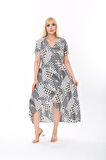 KADIN BÜYÜK BEDEN DOKUMA VİSKON SİYAH BEYAZ KREM PUANTİYELİ  KARELİI DİJİTAL BASKILI  V YAKA ELBİSE