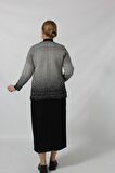 Y0663 KADIN SİYAH-KREM KARELİ DESENLİ DÜĞMELİ CEPLİ MEVSİMLİK ANNE HIRKASI