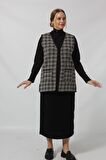 Y466 SİYAH-KREM KARELİ DESENLİ CEPLİ MEVSİMLİK ANNE YELEK