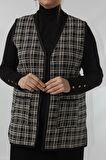 Y466 SİYAH-KREM KARELİ DESENLİ CEPLİ MEVSİMLİK ANNE YELEK
