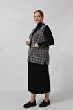 Y566 LACİVERT-KREM KARELİ CEPLİ MEVSİMLİK ANNE YELEK