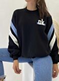 OK BASKILI ŞERİT DETAYLI ÜÇ İPLİK OVERSİZE SİYAH SWEATSHİRT