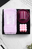 Havlu & Mor Fincan & Pembe Bubble Mum Hediye Seti