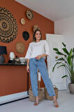 Yonca Moda Evi Beyaz Püskül Detaylı Bluz