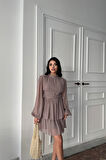 Yonca Moda Evi ŞİFON KATLI UZUN KOL ELBİSE - Vizon