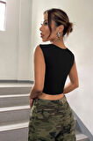 Kadın Siyah Kare Yaka Kalınlaşan Omuz Detaylı Crop Top Bluz