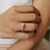 Kırmızı Taş Detaylı Altın Kirpik Yüzük (YZK0235)