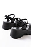 24414-1005 Siyah Günlük Çapraz Dolgu Topuk Kadın Sandalet