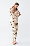 Kadın Krem Rengi Kalp Desenli Önden Düğmeli Pijama Takımı