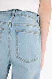 DeFacto Erkek Çocuk Straight Fit Düz Paça Cepli Basic Düz Jean Pantolon C3697A824WNNM39