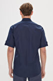 Erkek Lacivert Comfort Fit Rahat Kesim Düğmeli Yaka Keten Görünümlü %100 Pamuk Kısa Kollu Gömlek