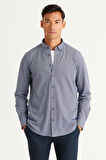 Erkek Lacivert Slim Fit Dar Kesim Düğmeli Yaka Pike Desenli Örme Gömlek