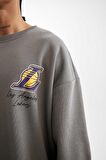 DeFactoFit NBA Los Angeles Lakers Oversize Geniş Kalıp Bisiklet Yaka Sırt Baskılı Kalın Sweatshirt C9254AX24AUGR211