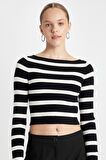 DeFacto Slim Fit Dar Kesim Çizgili Kayık Yaka Triko Kazak C9217AX24WNBK56
