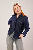 Düğmeli Ve Çizgi Detaylı Lacivert Gömlek