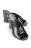 Arvessa Esnek Yumuşak Kaymaz Taban (8 cm) Siyah Rugan Mat V Toka Kadın Kalın Topuklu Terlik