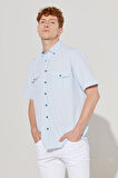 Erkek Mavi Comfort Fit Rahat Kesim Düğmeli Yaka Kısa Kollu Cepli Gömlek