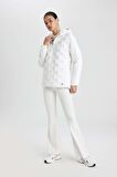 DeFactoFit Su İtici Mont Rüzgar Geçirmez Slim Fit Dar Kesim Çıkarılabilir Kapüşonlu Fermuarlı B2420AX24SPWT80
