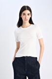 Slim Fit Dar Kesim Bisiklet Yaka Fitilli Kaşkorse Basic Düz Kısa Kollu Tişört