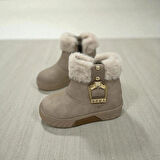 KIZ ÇOCUK TÜY DETAYLI TOKALI KAYMAZ TABAN BEJ BOT 