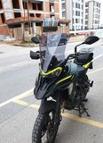 MOTOCAM Benelli TRK 702 X Ön Cam 2024-2026 Model 51cm Füme Renkli 4mm TASARIMLI