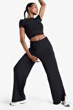 DeFactoFit Cropped Fit Bisiklet Yaka Sporcu Kısa Kollu Tişört E2536AX25SMBK81
