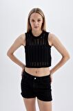 DeFacto Regular Fit Crop Bisiklet Yaka Kroşe Atlet D1982AX24SMBK56