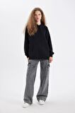 DeFacto Oversize Geniş Kalıp Kapüşonlu Kanguru Cepli Kalın Basic Düz Sweatshirt C7805AX24WNBK81