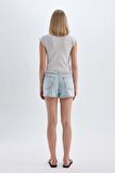 DeFacto Mom Fit Yüksek Bel Dar Paça Jean Şort C0681AX24SMNM39